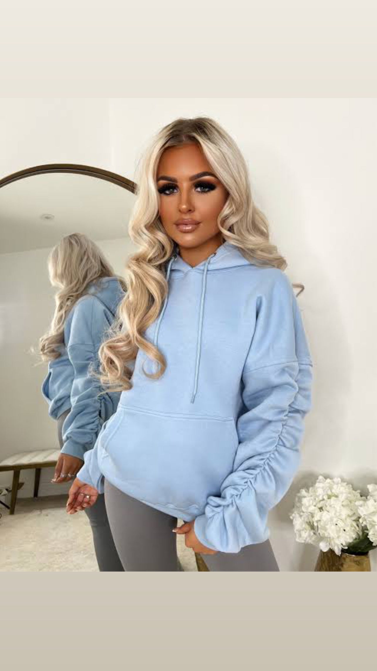 Ruched sleeves hoodie