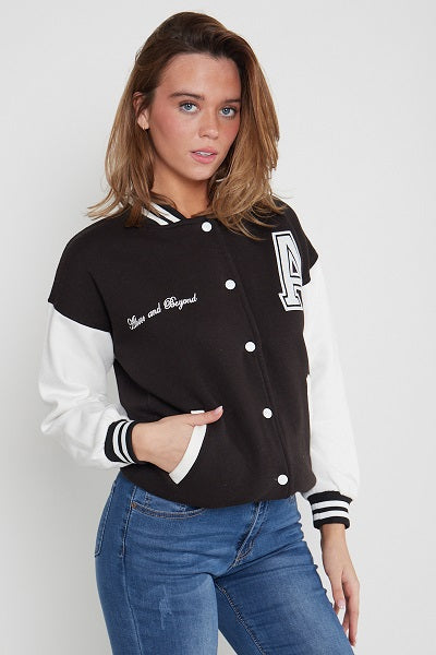 Long varsity jacketo