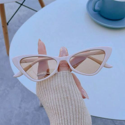 Chic cat-eye sunglasses